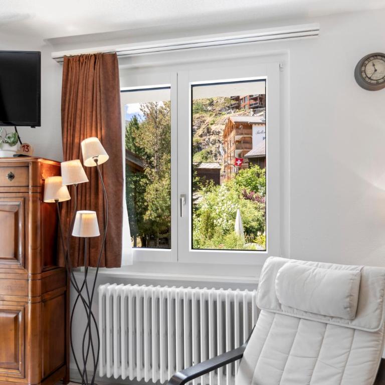 Zermatt, 4 pers, 3 lits - Balcon avec vue et petit jardin - Apartment mit 2 Schlafzimmern - 13