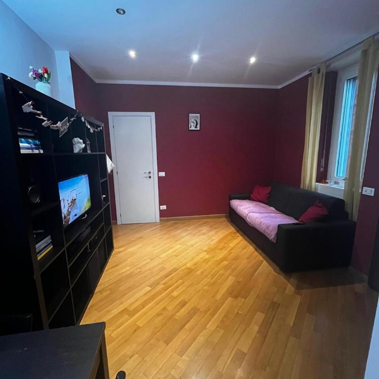 Intero Bilocale in Ortica Lambrate - One-Bedroom Apartment - 2