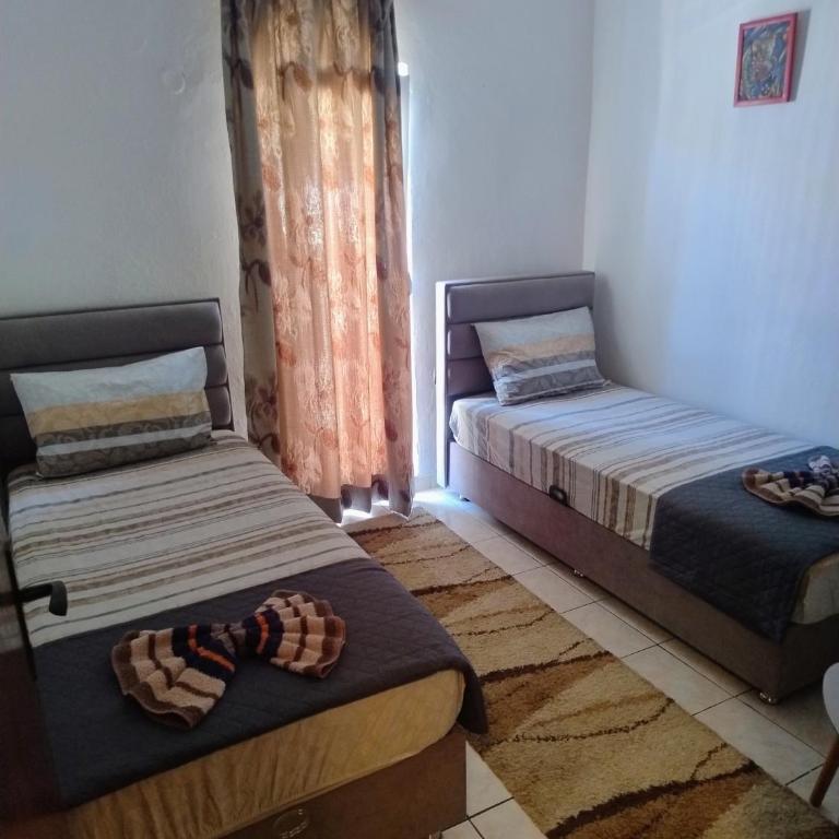 Apartman V,P - Two-Bedroom Apartment - 9