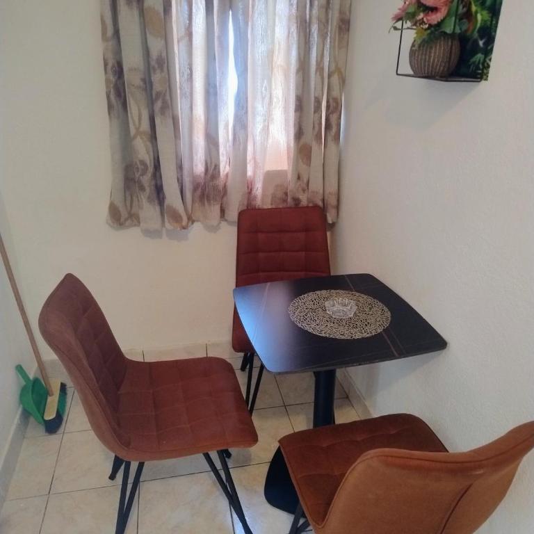 Apartman V,P - Two-Bedroom Apartment - 16