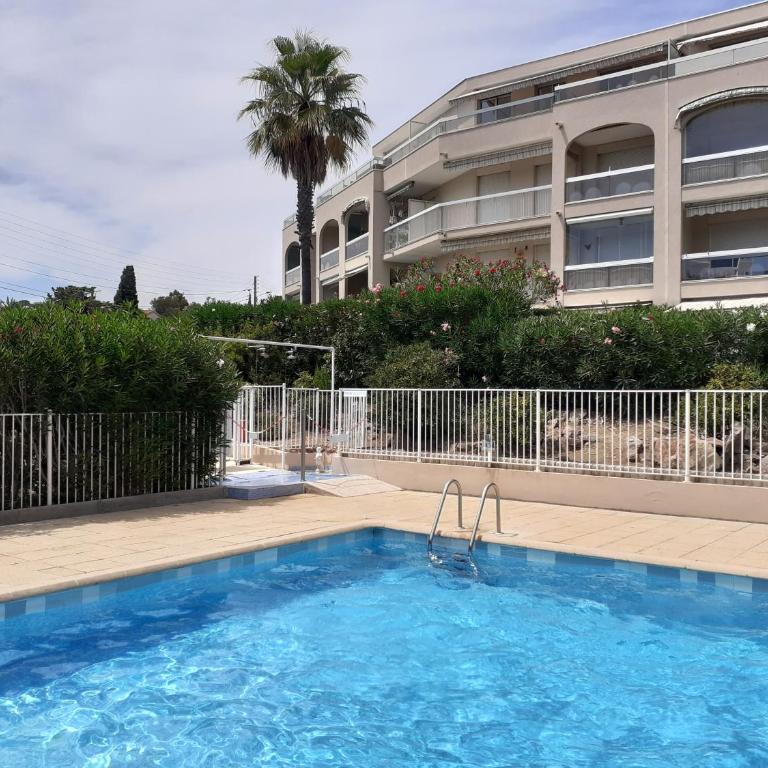 T2 Bord de mer avec jardin et piscine - One-Bedroom Apartment - 3