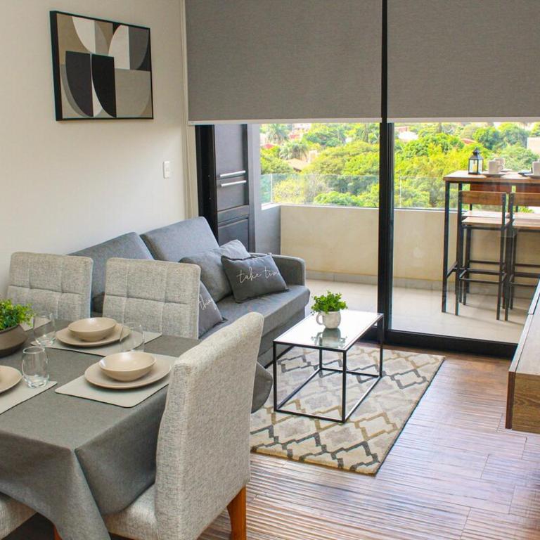 Family apartment in Carmelitas - Two-Bedroom Apartment with Balcony - 1