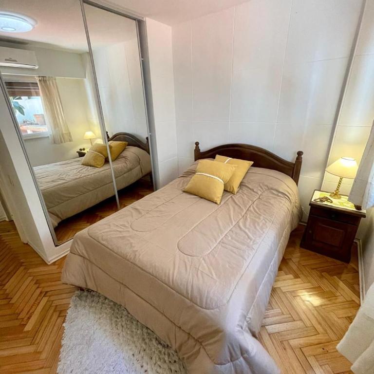 Espacioso 3 ambientes con patio en Las Cañitas - Apartamento de 2 dormitorios - 2