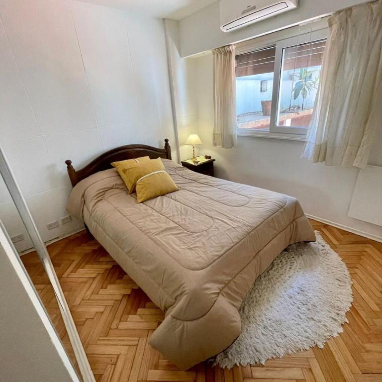 Espacioso 3 ambientes con patio en Las Cañitas - Apartamento de 2 dormitorios - 3
