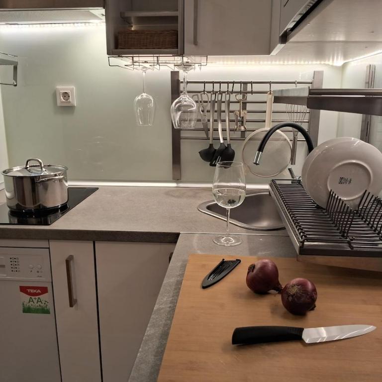 Azca 34 - Deluxe One-Bedroom Apartment with Garden View - 8