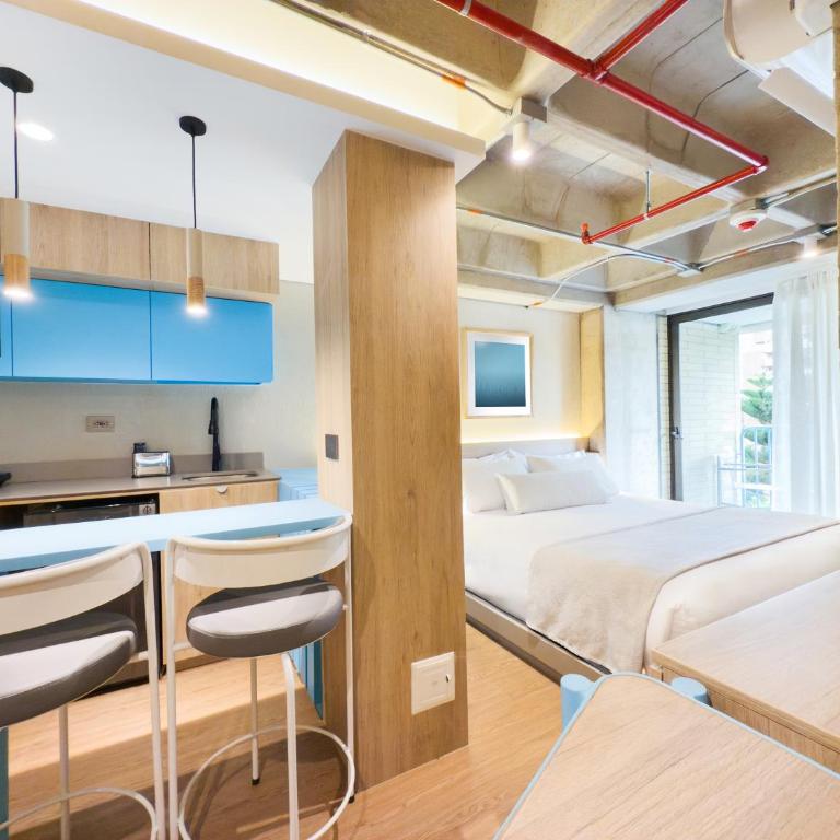 Hotel Once22 - Suite with Balcony - 6