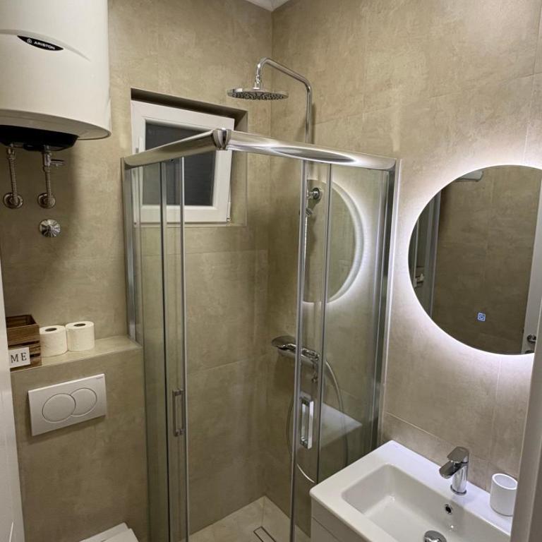 Savo Apartments - Deluks Dvokrevetni Studio sa Bračnim Krevetom - 4