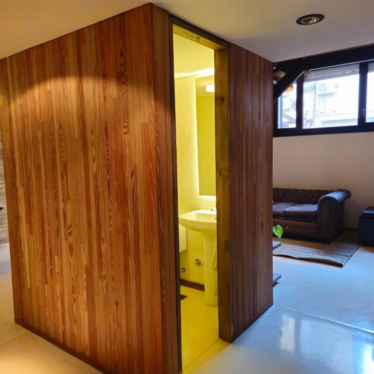 Loft De Diseño Con Patio Y Entrada Independiente En El Corazón De San Telmo - Apartamento de 1 dormitorio - 3