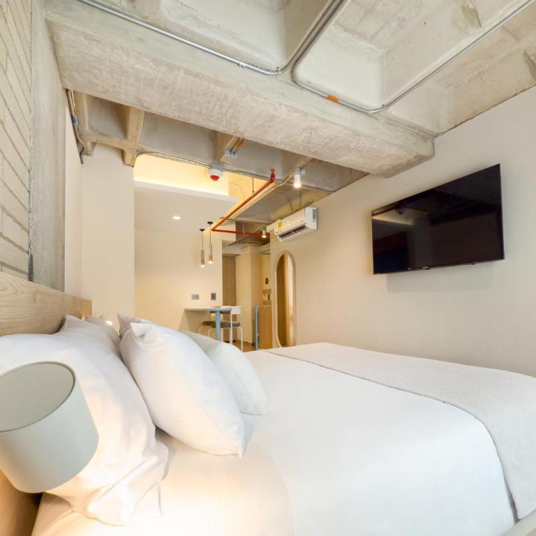 Hotel Once22 - Suite with City View - 4
