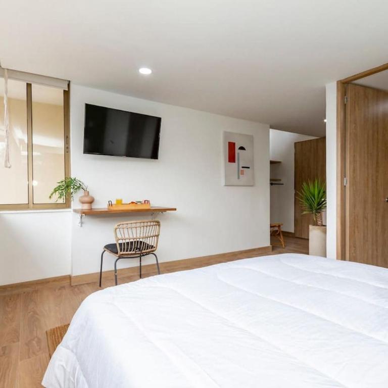 Laureles Apt-Big Windows-Smart lock- AC - Apartment - 1