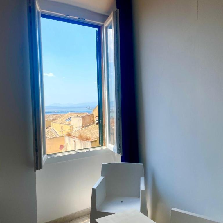 Suite Palazzo Siotto - Deluxe Double Room with Sea View - 10