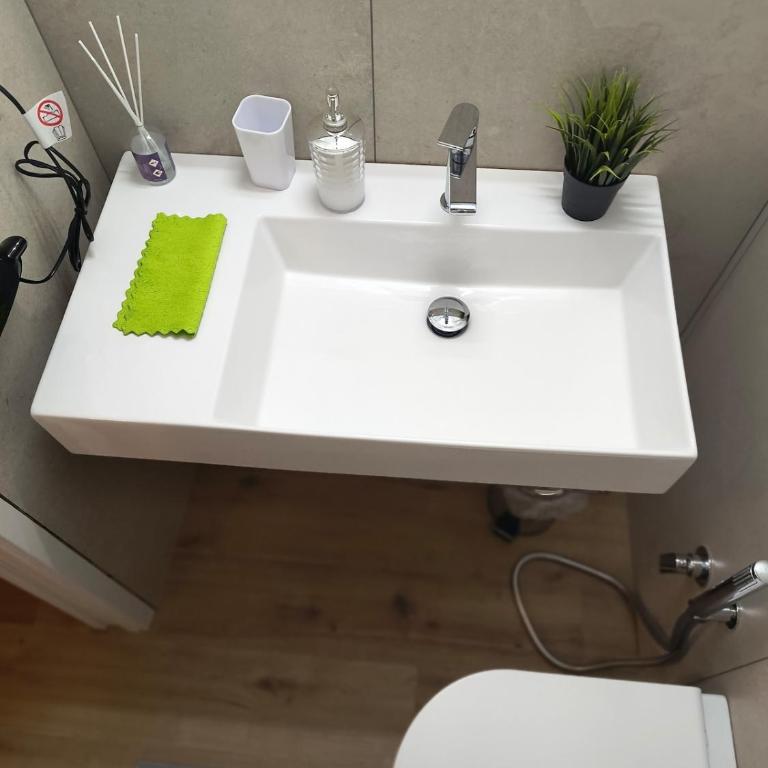 Bobohouse - Appartamento Monolocale con 1 Letto Matrimoniale - 2
