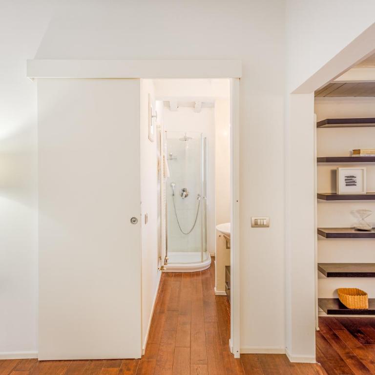Ghirlandina Loft - In the Historic Center of Modena - One-Bedroom Apartment - 12