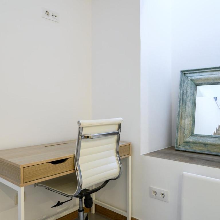 GuestReady - Your Urban Retreat in Madrid - Duplex Apartment - 13