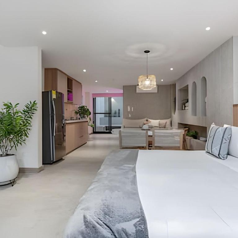 Solei Loft 302 - Elegante Oasis: Loft/Jacuzzi/AC - Apartment - 3