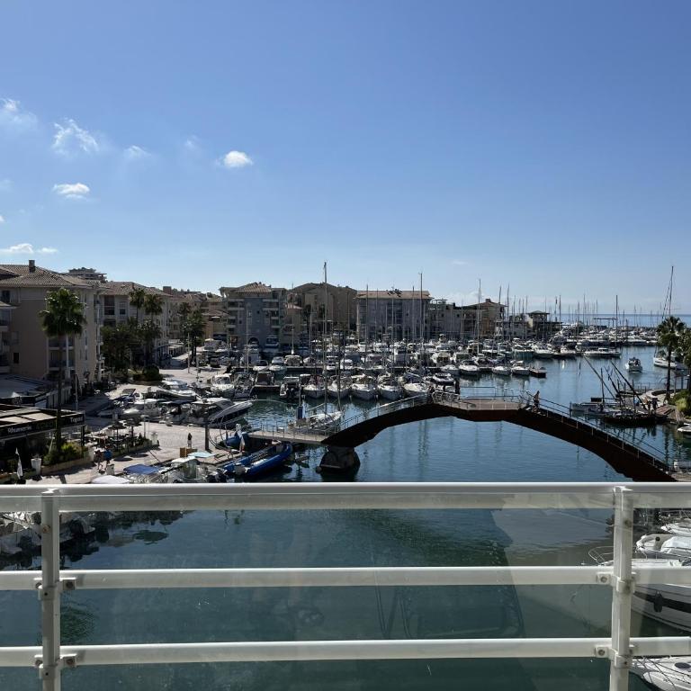 Une des plus belles vue de Port Frejus,Le MIRAMAR, - Appartement - Vue sur Mer - 1