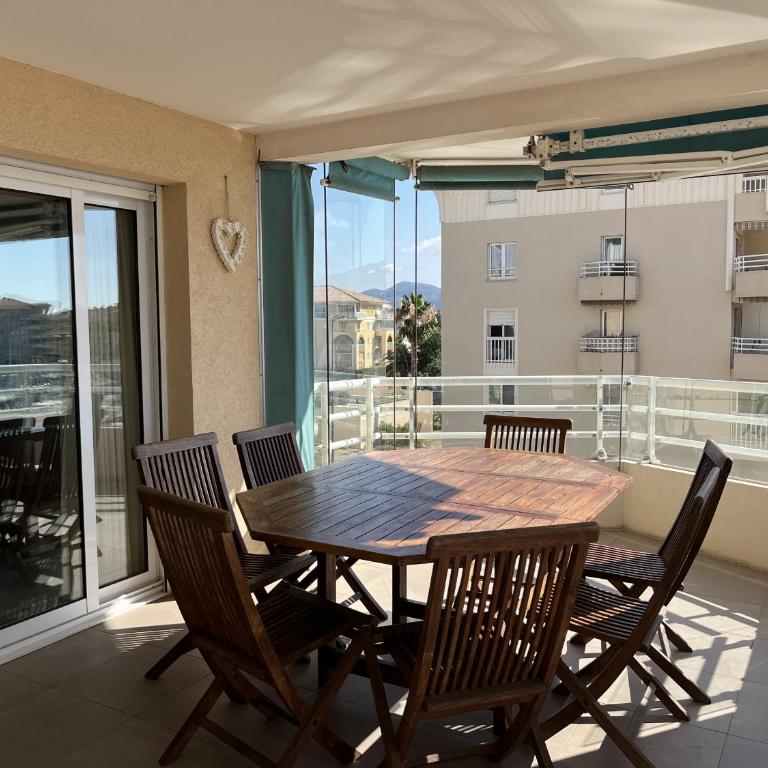 Une des plus belles vue de Port Frejus,Le MIRAMAR, - Appartement - Vue sur Mer - 19