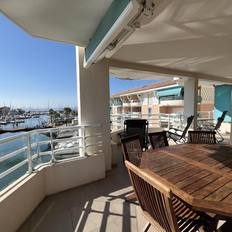 Une des plus belles vue de Port Frejus,Le MIRAMAR, - Appartement - Vue sur Mer - 23