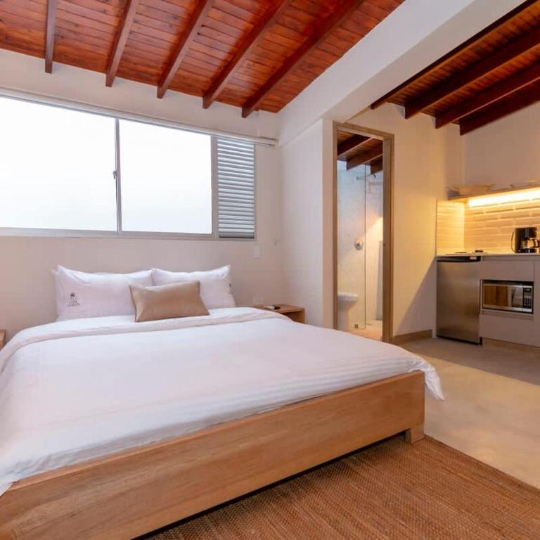 Laureles Apt-Smart locks-Excellent Location-AC - Apartment - 2