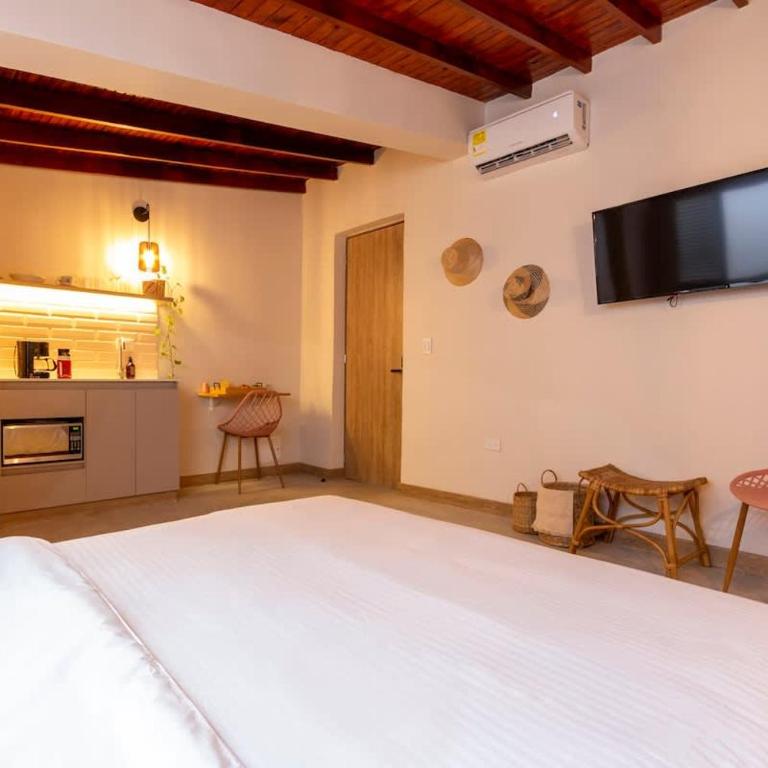 Laureles Apt-Smart locks-Excellent Location-AC - Apartment - 7