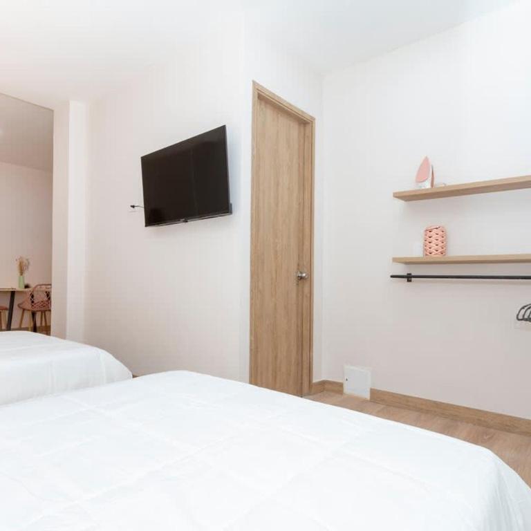 Spacious Apt -Laureles -AC -Smart Lock- WiFi - Apartment - 5