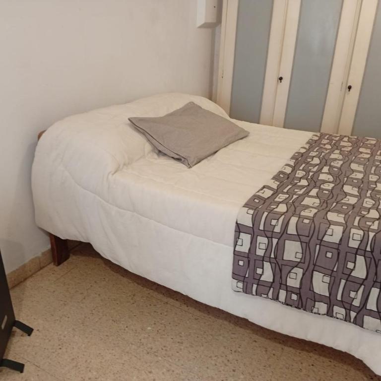 Un ambiente con balcon a la calle, excelente ubicación! - Apartamento de 1 dormitorio - 6