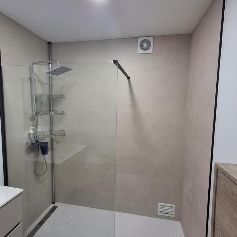 bajo independiente de casa en vigo - Casa de 2 dormitorios - 36