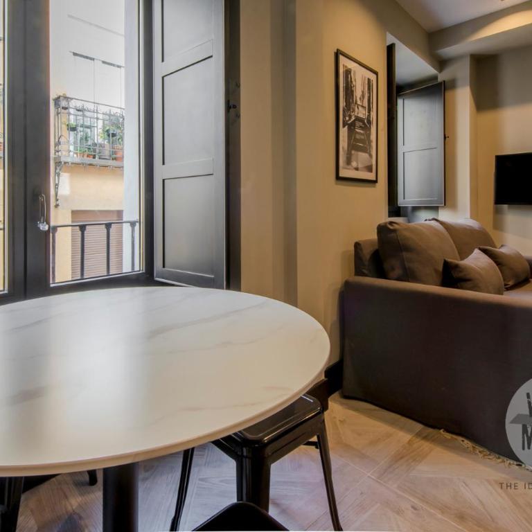 Esencia de Madrid para 7 en Santa Ana 20 E2 - Apartamento - 4