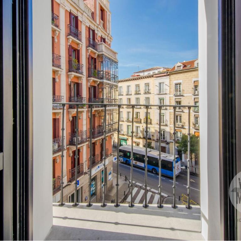 Esencia de Madrid para 7 en Santa Ana 20 E2 - Apartamento - 2