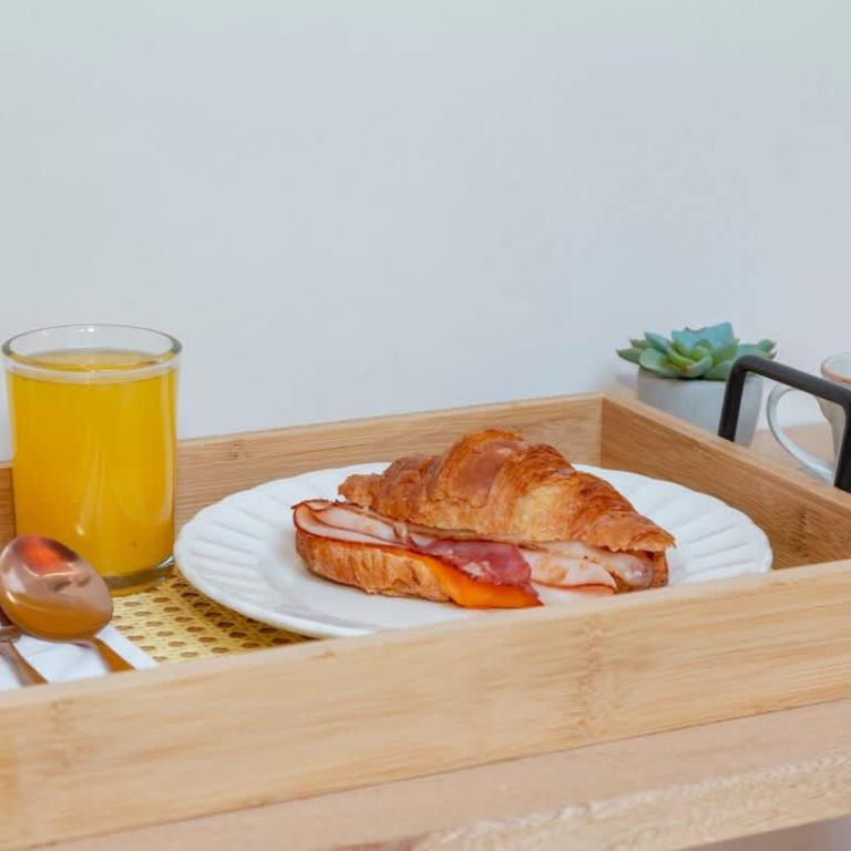 Spacious Laureles Apt-SuperHost-AC-WIFI - Apartment - 10