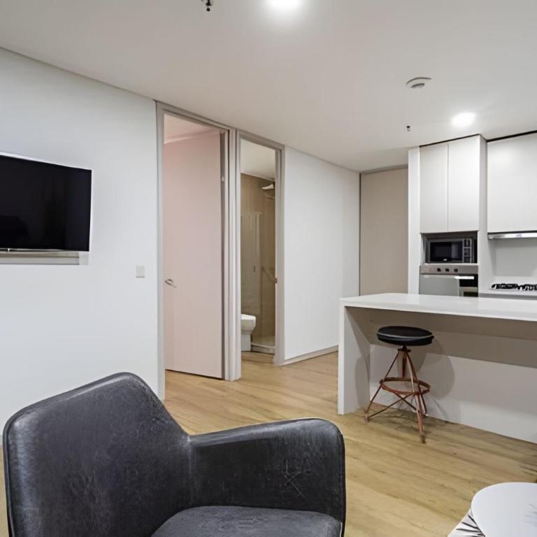 Urban 701 - Relaxing apt w/ pool, jacuzzi & gym - Apartment - 54