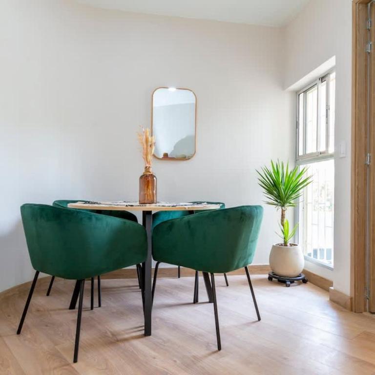 Large Apt-Laureles-Smart Lock-AC-Laundry Service - Apartment - 6