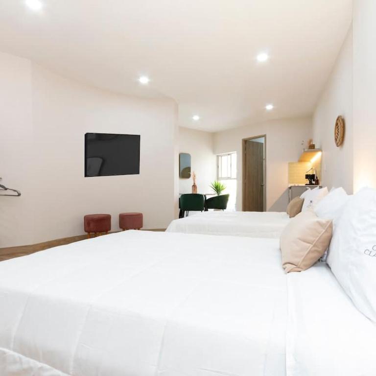 Large Apt-Laureles-Smart Lock-AC-Laundry Service - Apartment - 8