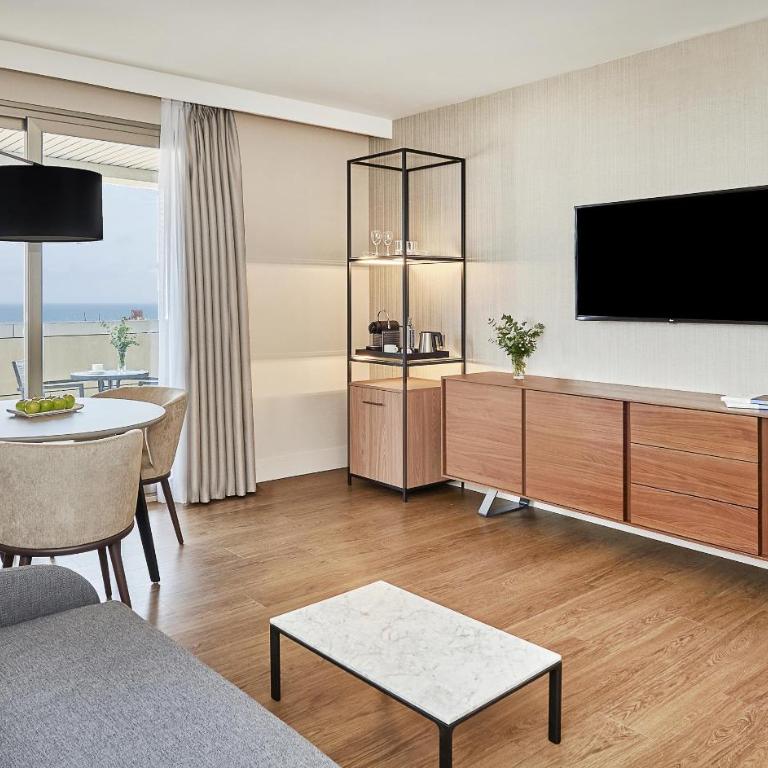 NH Alicante - Junior Suite with View - 6