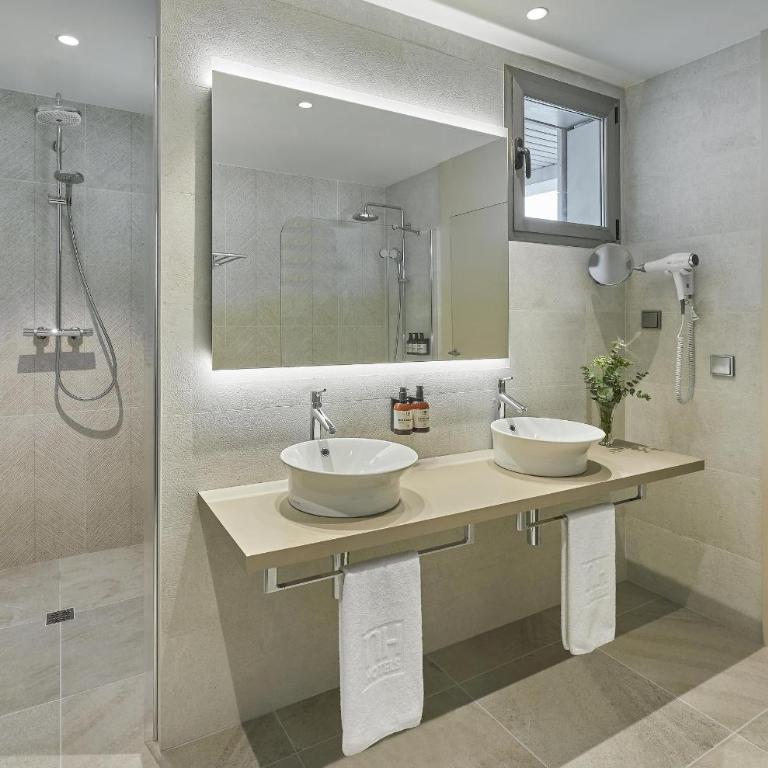 NH Alicante - Junior Suite with View - 7