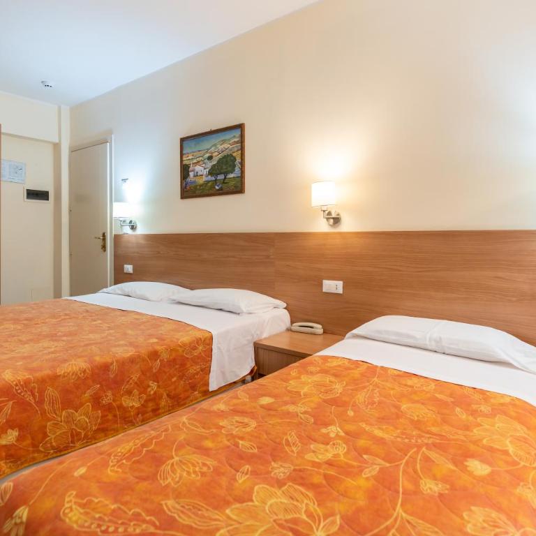 Hotel Majorca sul Mare in centro a Riccione con Area Fitness - Triple Room with Balcony - 10