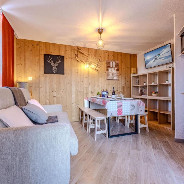 Central Val Thorens - Cozy 1BR Apartment Right on Slopes - Résidence Odalys L'Altineige - Apartment - 1