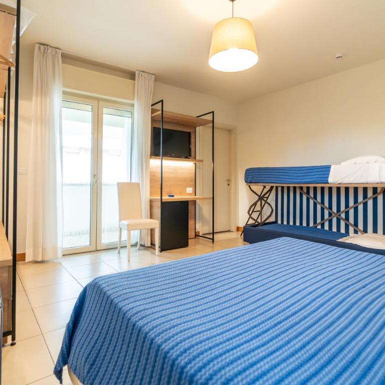 Hotel Majorca sul Mare in centro a Riccione con Area Fitness - Superior Quadruple Room - 11