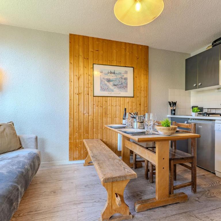 Cosy Family Flat - Heart of Val Thorens, Balcony with Mountain Views - Résidence le Joker - Apartment - 14
