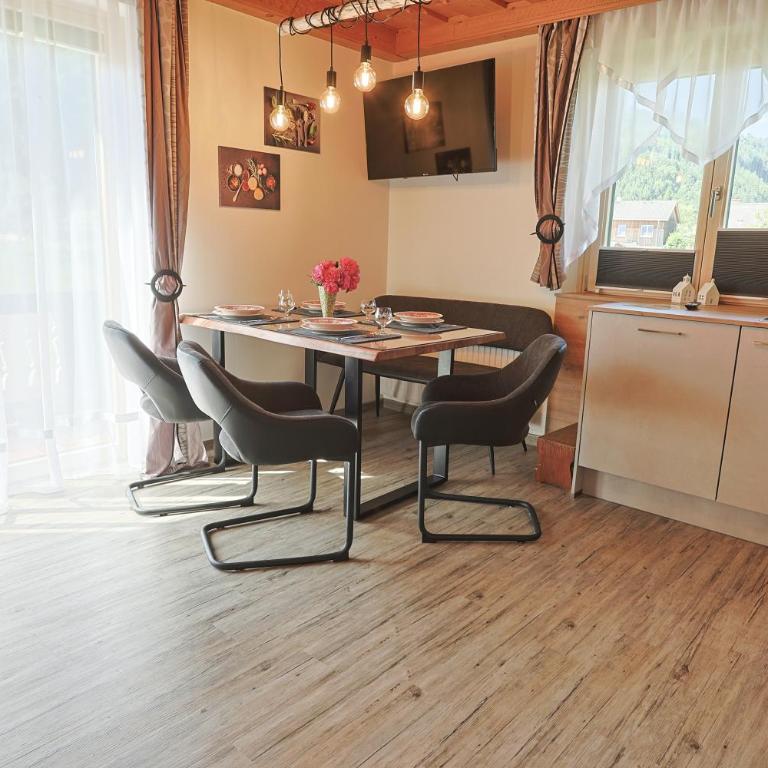 Gästehaus Fuchs - Apartment mit 2 Schlafzimmern und Balkon - 12