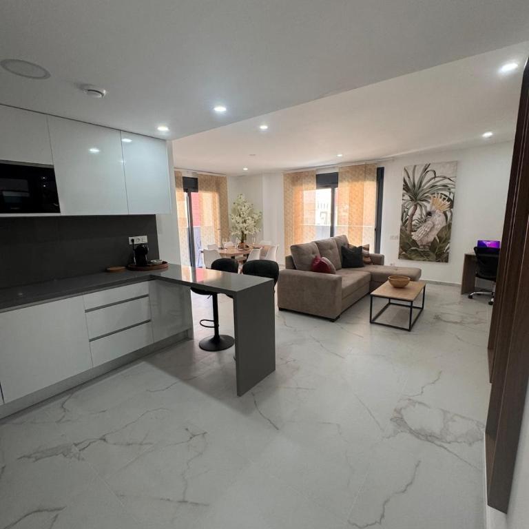 Playa del Cura View Apartment - Three-Bedroom Apartment - 30