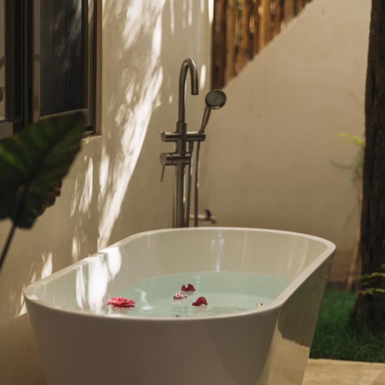 Jungle Retreat, Sleeps 10 Comfortably, Rooftop Pool - Apartamento Deluxe de 4 dormitorios - 10
