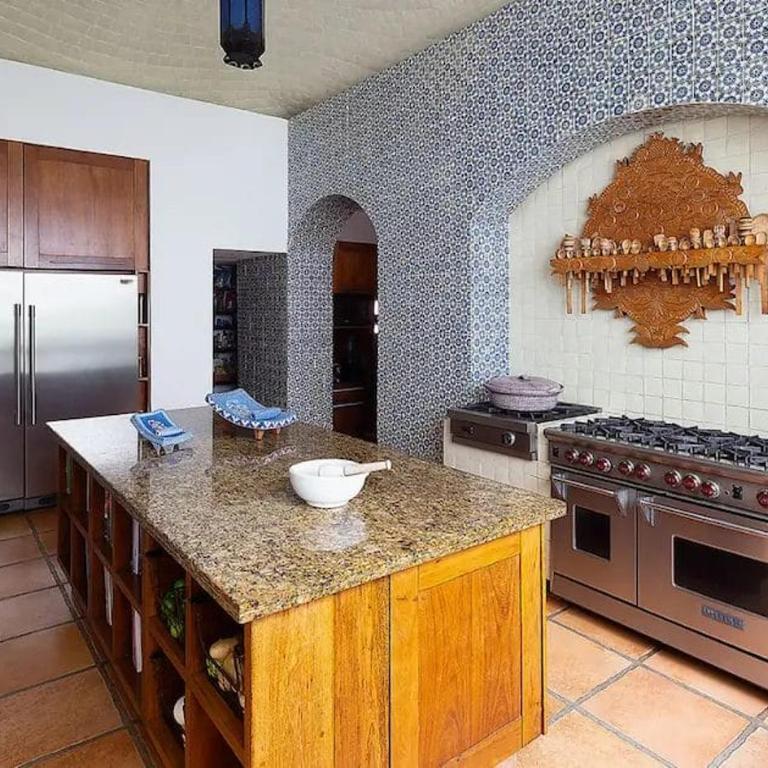 Beachfront Xaman Ha villa 3 with 11 bedrooms! - Villa - 10