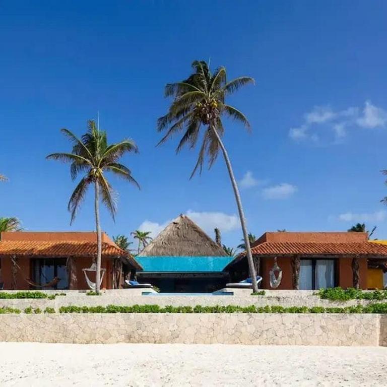 Beachfront Xaman Ha villa 3 with 11 bedrooms! - Villa - 15