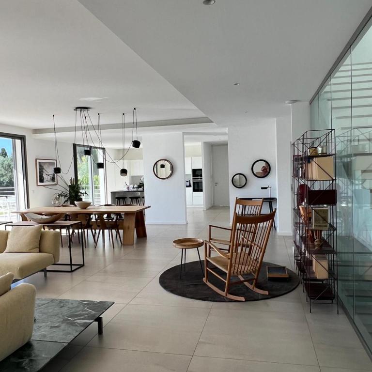 Contemporary Villa with Sea View, Infinity Swimming pool, Gym , Cinema room,Lift - Villa - 2