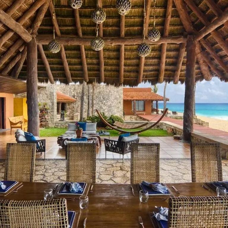 Beachfront Xaman Ha villa 3 with 11 bedrooms! - Villa - 19