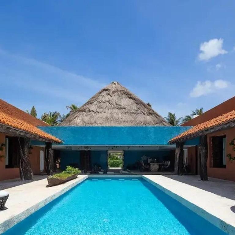 Beachfront Xaman Ha villa 3 with 11 bedrooms! - Villa - 30