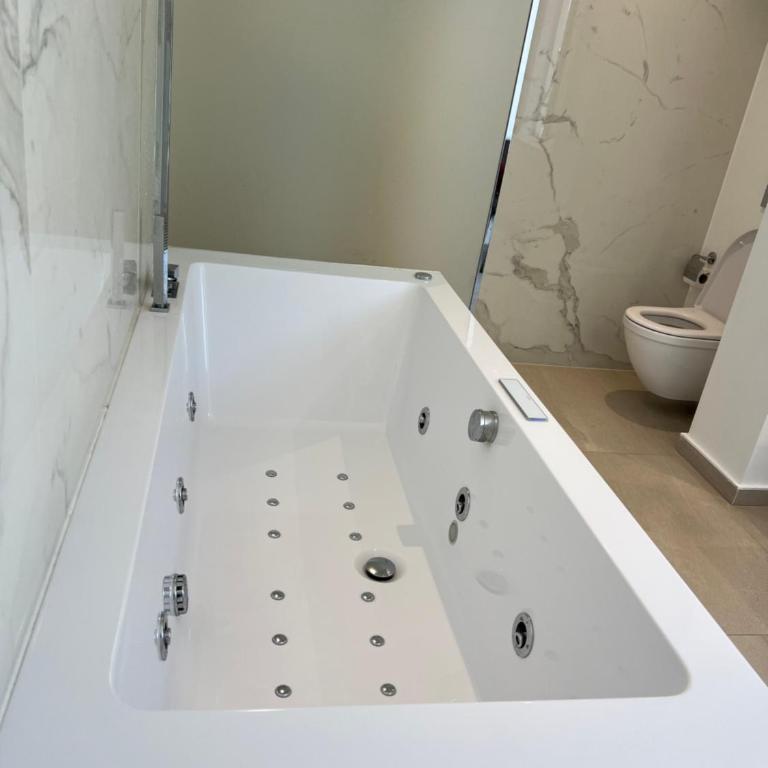 Contemporary Villa with Sea View, Infinity Swimming pool, Gym , Cinema room,Lift - Villa - 19