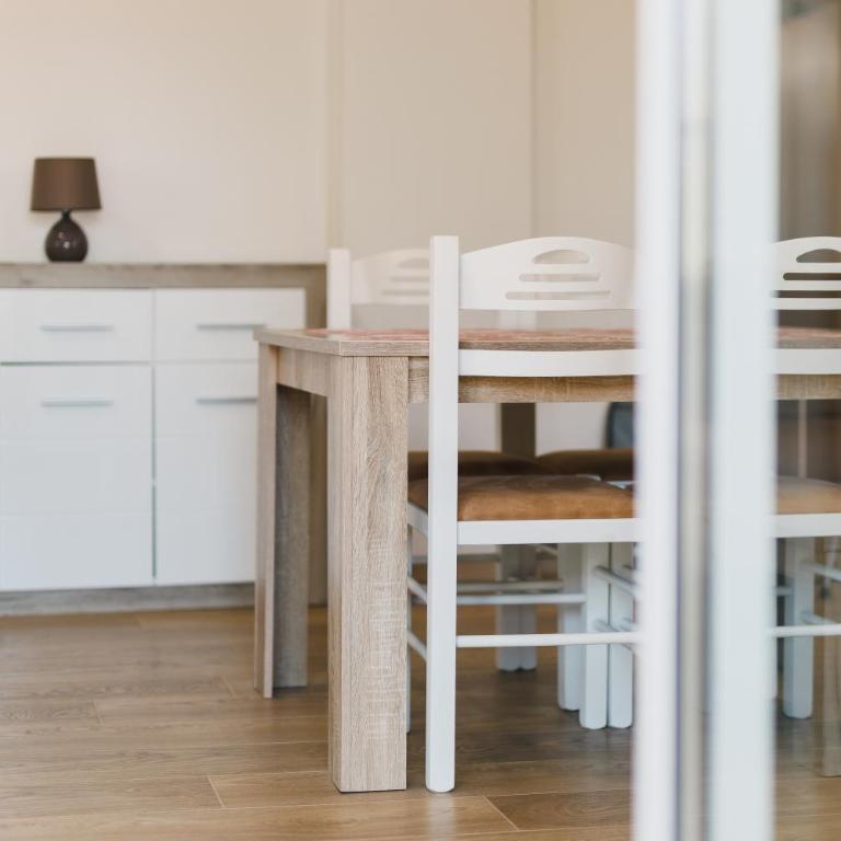 Chez Vous - One-Bedroom Apartment - 29