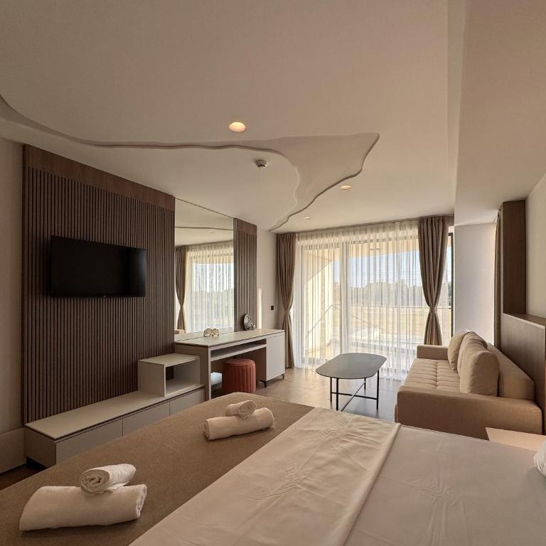 Cervino - Deluxe Double Room with Balcony - 4